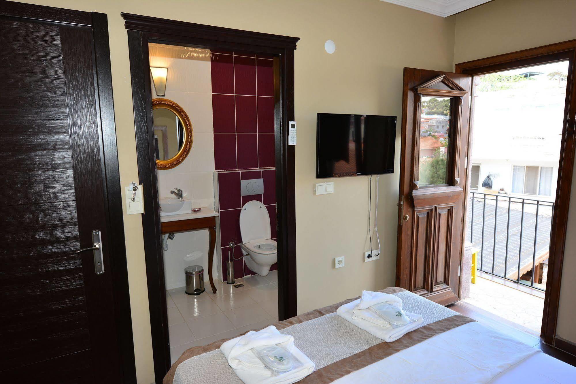 Hayriye Hanim Ege Ayvalı Exterior foto